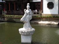 Asisbiz S0 Yu Garden Yu Yang Garden entrance area fountain Huangpu Shanghai China 05