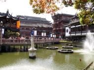 Asisbiz S0 Yu Garden Yu Yang Garden tour nine zigzag bridge Huangpu Shanghai China 07