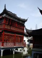 Asisbiz S01 Yu Garden Yu Yang Garden tour nine zigzag bridge and mid lake pavilion Shanghai 04