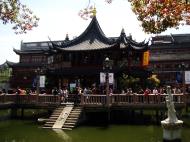 Asisbiz S01 Yu Garden Yu Yang Garden tour nine zigzag bridge and mid lake pavilion Shanghai 13