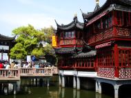 Asisbiz S01 Yu Garden Yu Yang Garden tour nine zigzag bridge and mid lake pavilion Shanghai 17