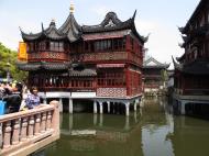 Asisbiz S01 Yu Garden Yu Yang Garden tour nine zigzag bridge and mid lake pavilion Shanghai 24