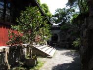 Asisbiz S04 Yu Garden Yu Yang Garden tour Sansui Hall entrance area walkway Shanghai 04