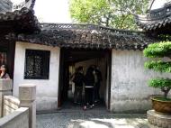 Asisbiz S12 Yu Garden Yu Yang Garden tour double lane corridor Huangpu Shanghai China 02