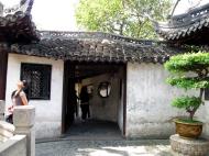 Asisbiz S12 Yu Garden Yu Yang Garden tour double lane corridor Huangpu Shanghai China 03