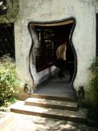 Asisbiz S12 Yu Garden Yu Yang Garden tour double lane corridor entrane Huangpu Shanghai China 02