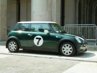 Asisbiz Hong Kong Central street scenes Mini Cooper in racing green Oct 2003 01