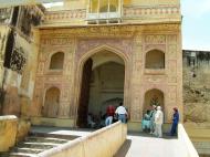 Asisbiz Rajasthan Jaipur Amber Fort compound architecture India Apr 2004 13