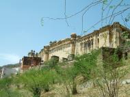 Asisbiz Rajasthan Jaipur Amber Fort compound architecture India Apr 2004 15