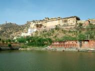 Asisbiz Rajasthan Jaipur Amber Fort viewed from Maotha lake India Apr 2004 01