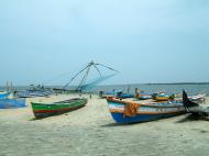 Asisbiz Chinese fishing nets Cheena vala of Fort Kochi Fort Cochin India May 2004 03