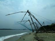 Asisbiz Chinese fishing nets Cheena vala of Fort Kochi Fort Cochin India May 2004 06