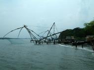 Asisbiz Chinese fishing nets Cheena vala of Fort Kochi Fort Cochin India May 2004 13