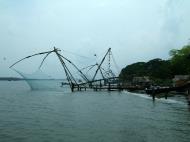 Asisbiz Chinese fishing nets Cheena vala of Fort Kochi Fort Cochin India May 2004 14