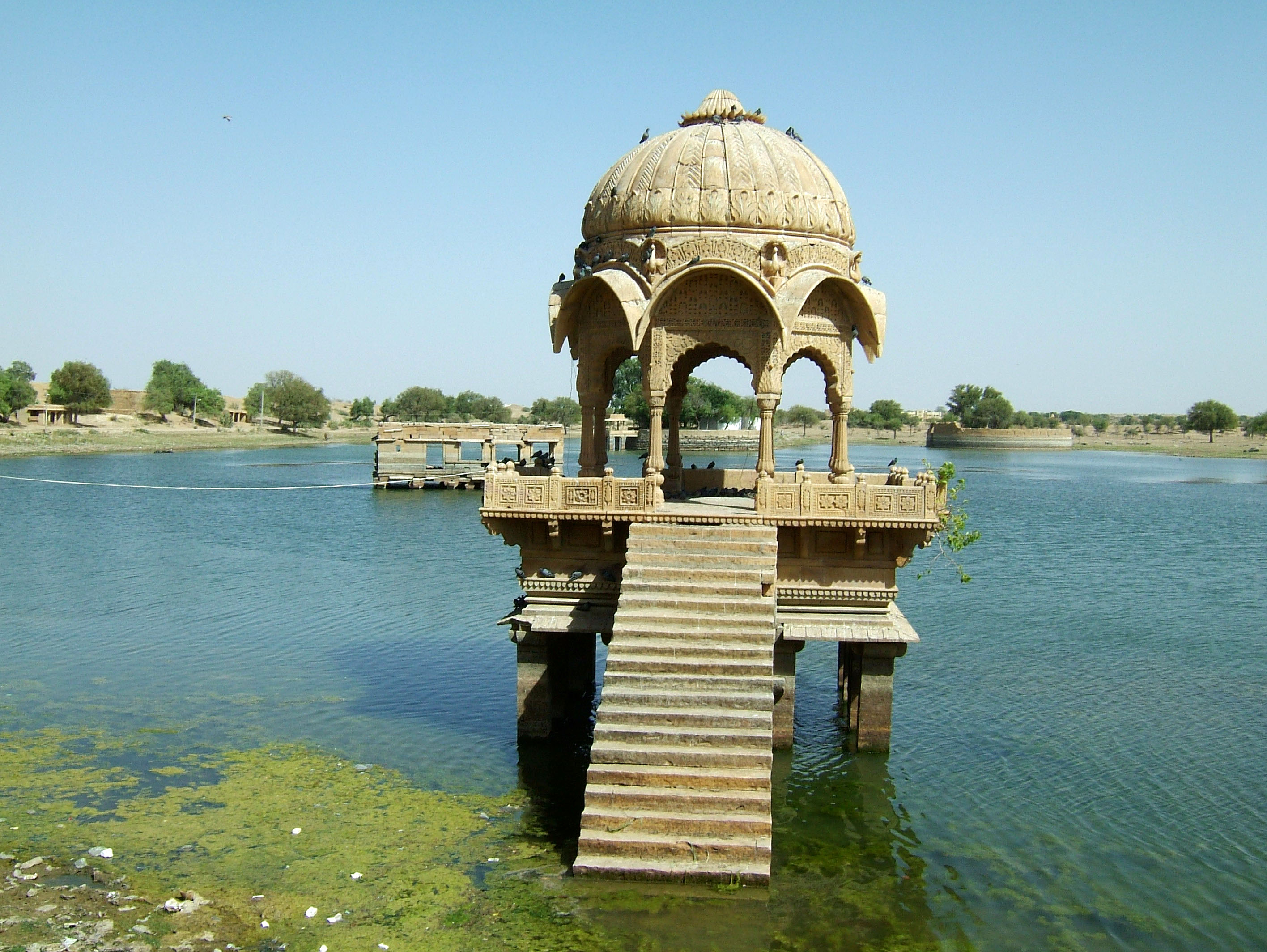 Rajasthan Jaisalmer Gadi Sagar Lake India Apr 2004 04
