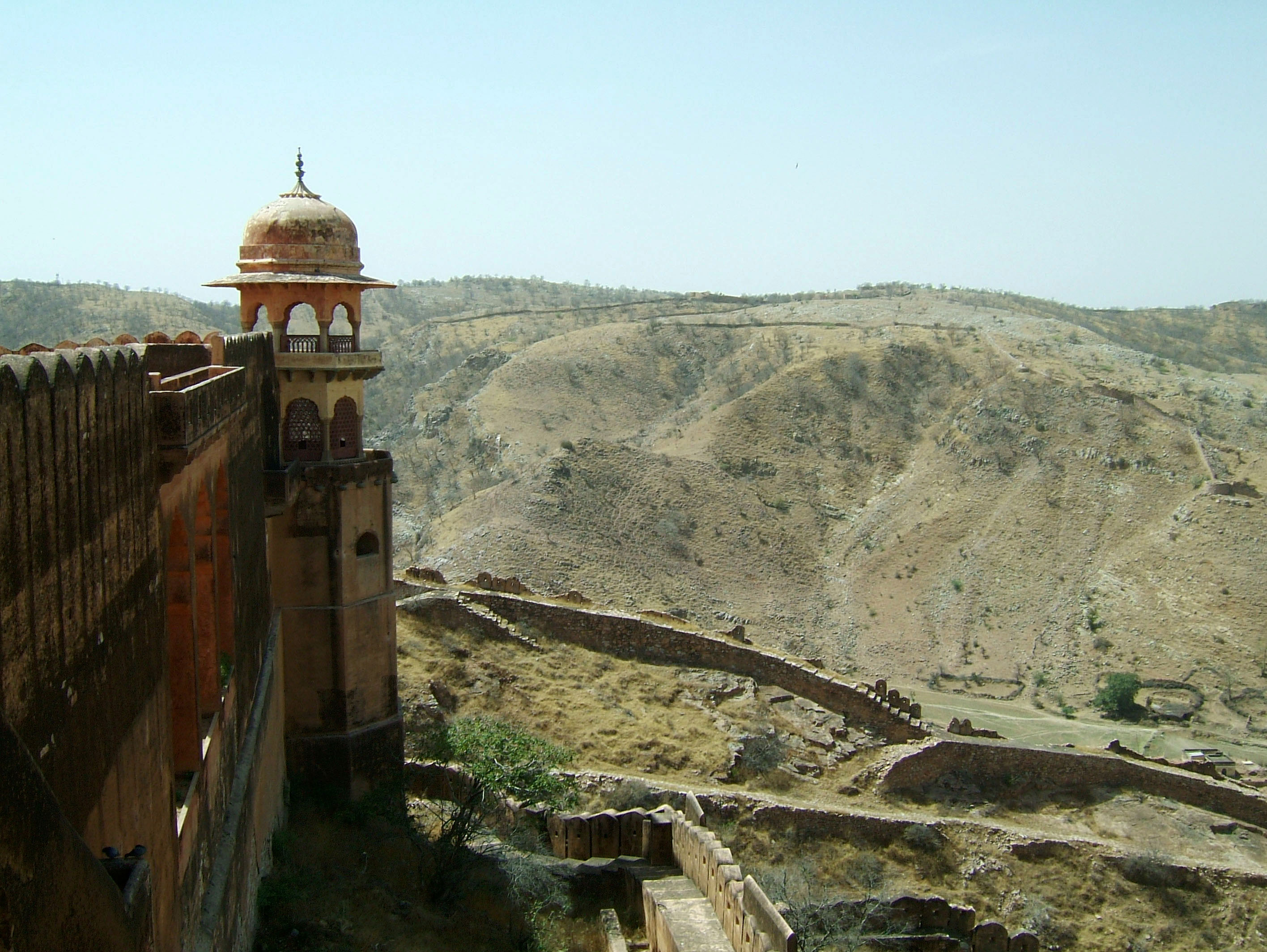 Rajasthan Jaipur Jaigarh Fort Jaivana cannon India Apr 2004 04