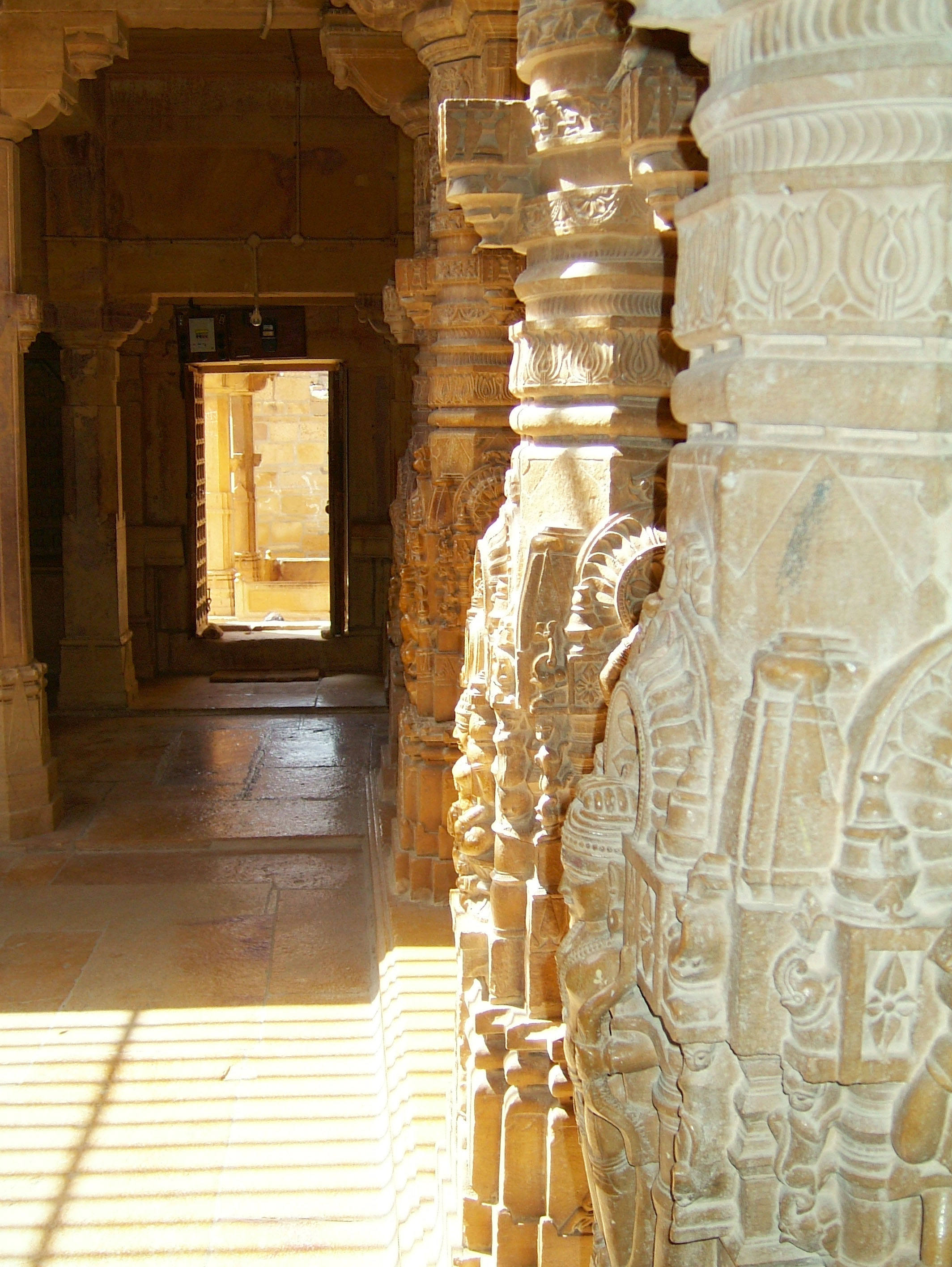 Rajasthan Jaisalmer Fort Jain Temple pilar engravings India Apr 2004 04