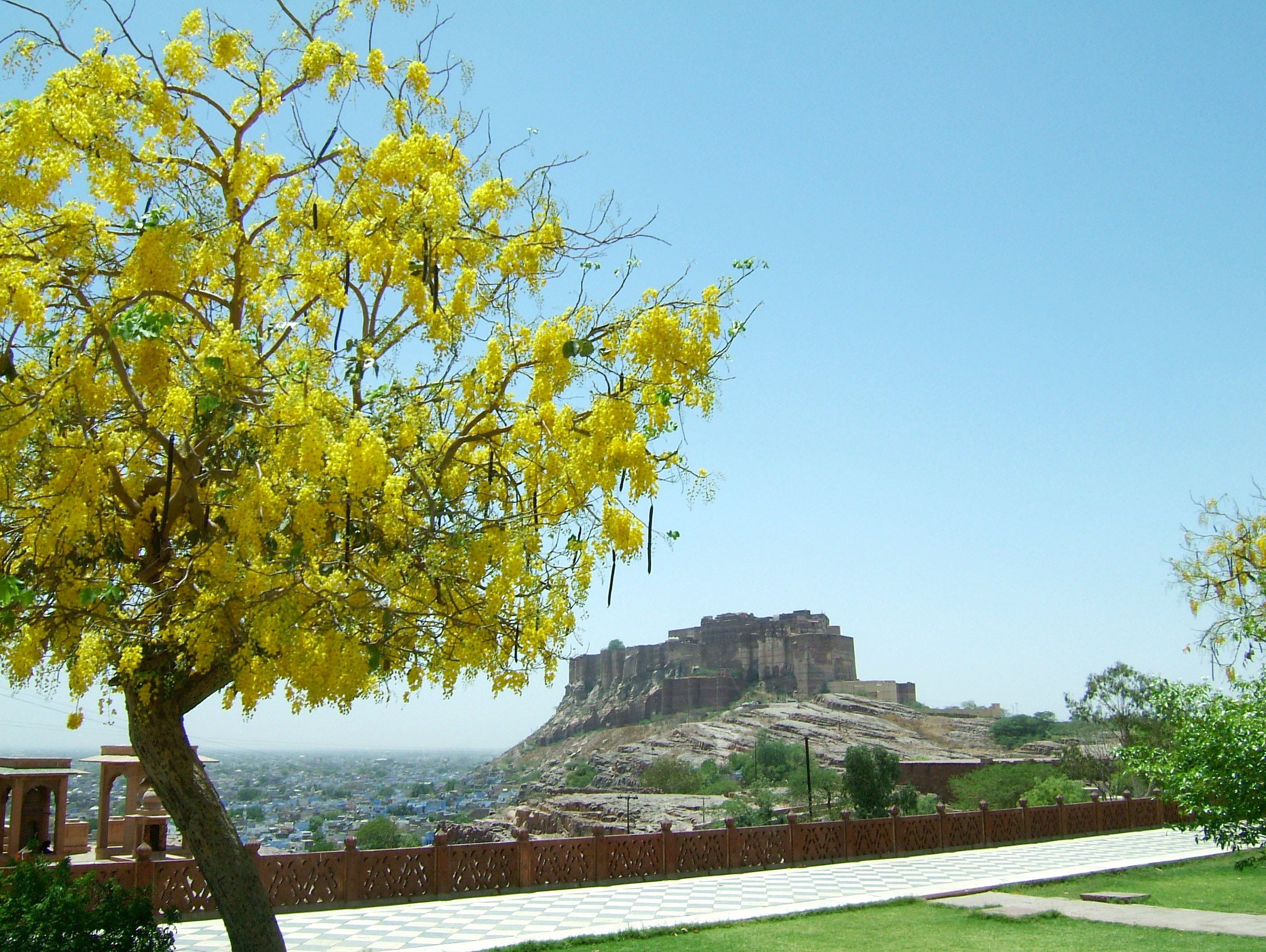 Rajasthan Jodhpur Mehrangarh Fort Jaswant Thada courtyard India Apr 2004 02