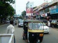 Asisbiz Kerala Kochi main drag India May 2004 01