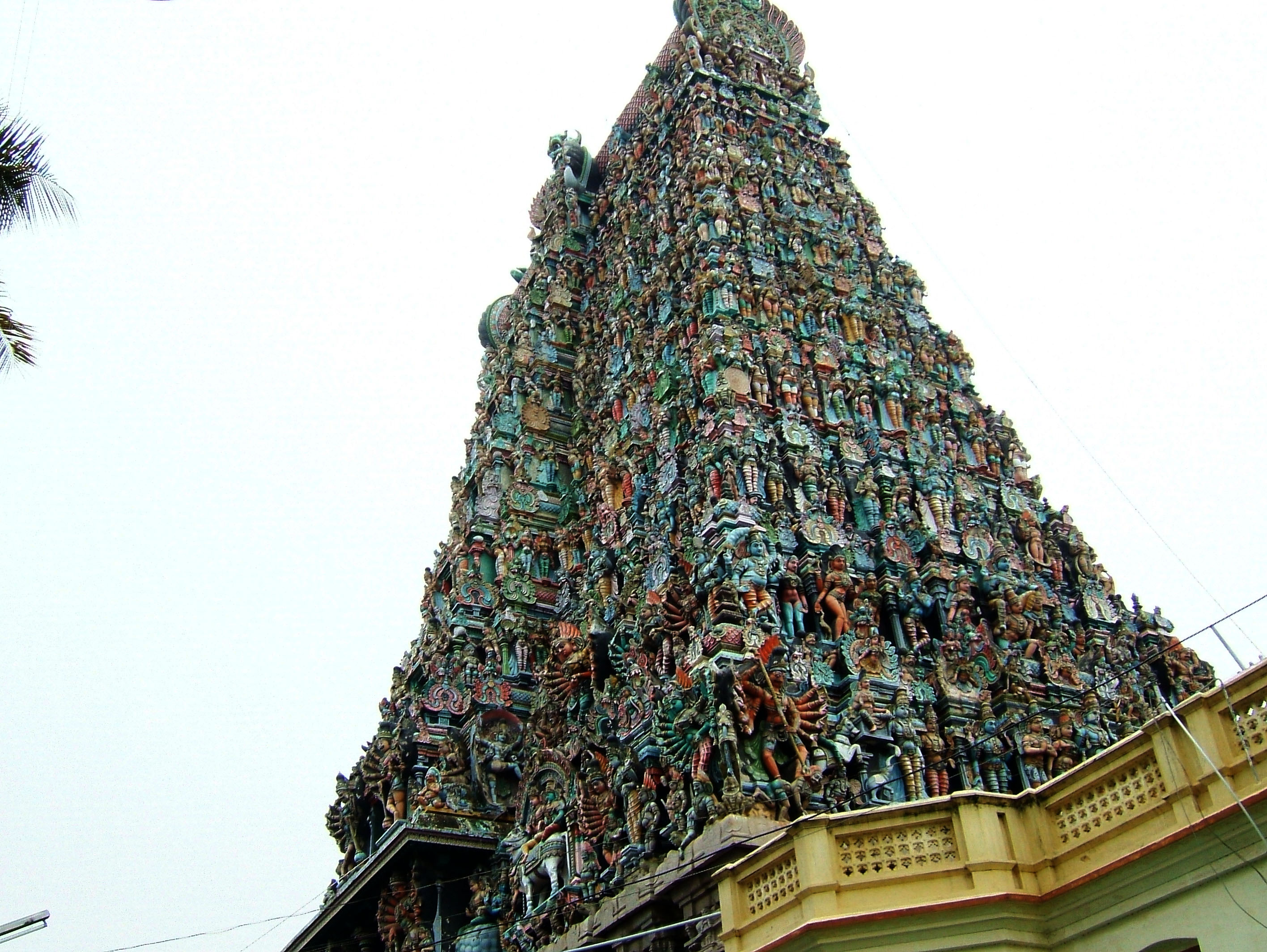 Madurai Sri Meenakshi Temple entrance India May 2005 04