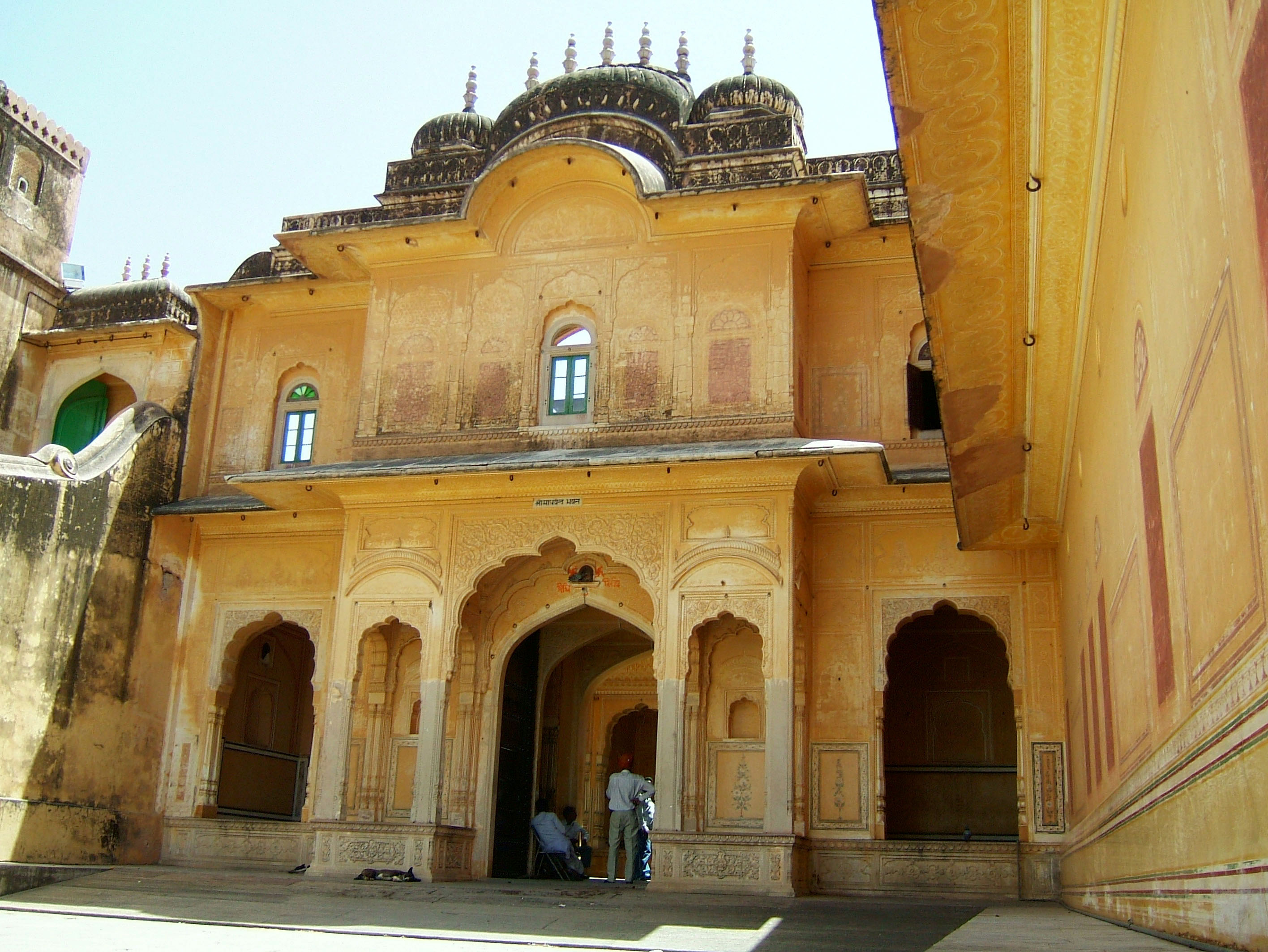 Rajasthan Jaipur Nahargarh Fort compound India Apr 2004 01