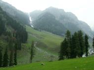 Asisbiz Kashmir Pahalgam Valley Treking by mountain pony India Apr 2004 017