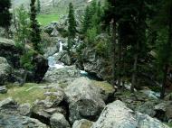 Asisbiz Kashmir Pahalgam Valley Treking by mountain pony India Apr 2004 057