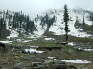 Asisbiz Kashmir Pahalgam Valley Treking by mountain pony India Apr 2004 076