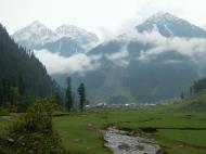 Asisbiz Kashmir Pahalgam Valley Treking by mountain pony India Apr 2004 099