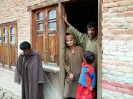 Asisbiz Kashmir Pahalgam Valley villagers India Apr 2004 01