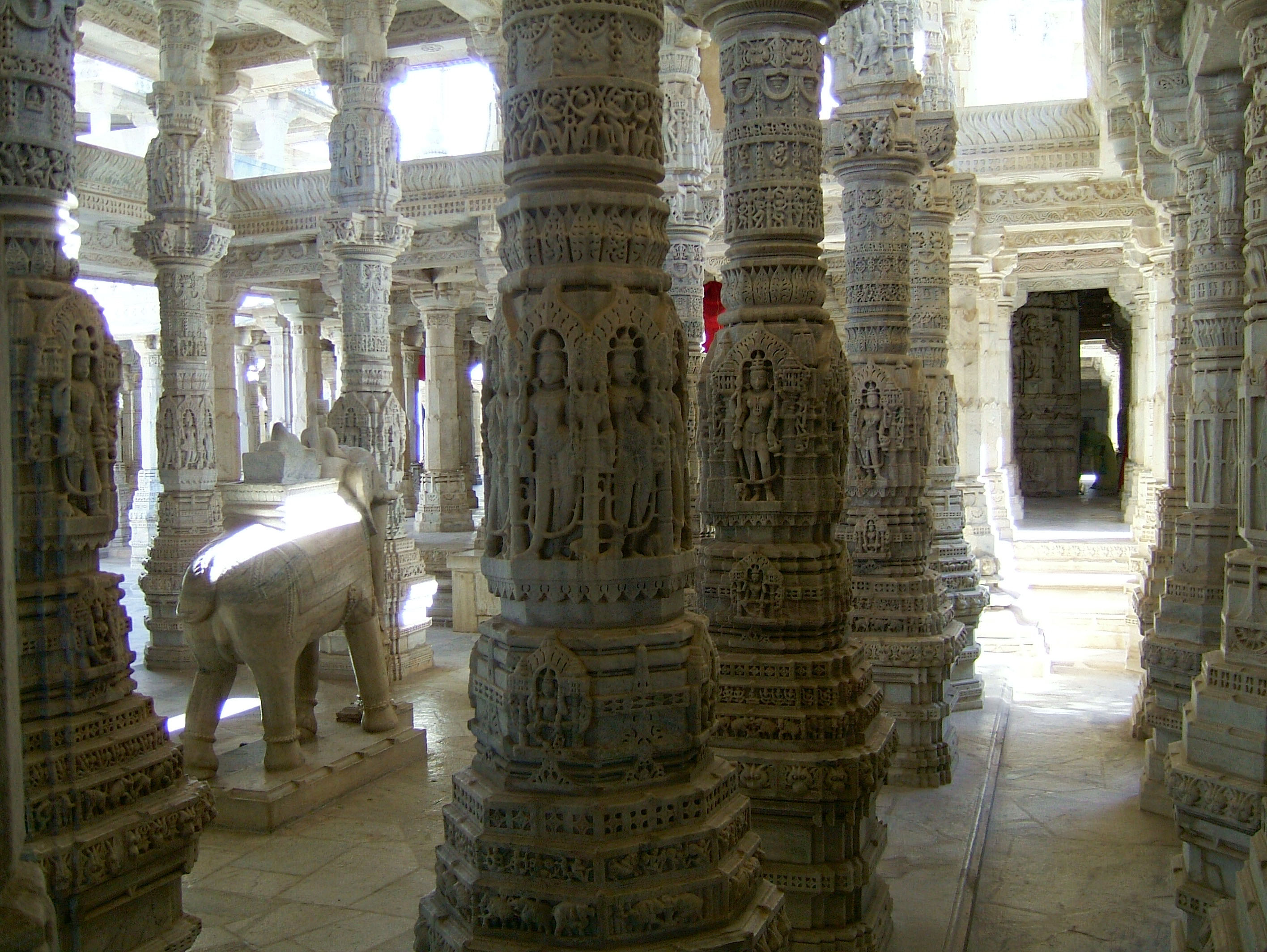 Ranakpur Jain Marble Temple pillars Frescoes India Apr 2004 08