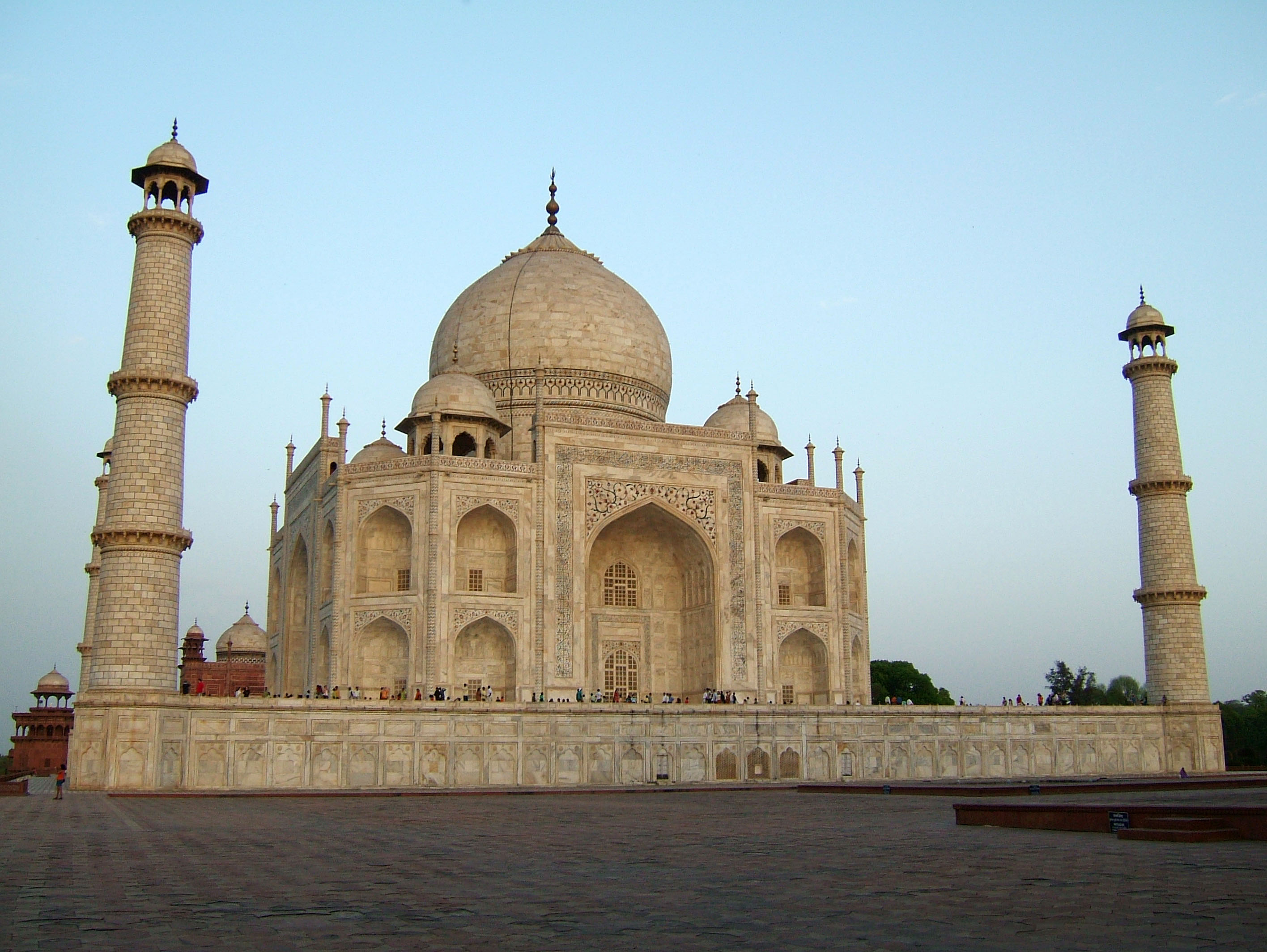 Agra Taj Mahal Mausoleum architecture India Apr 2008 12