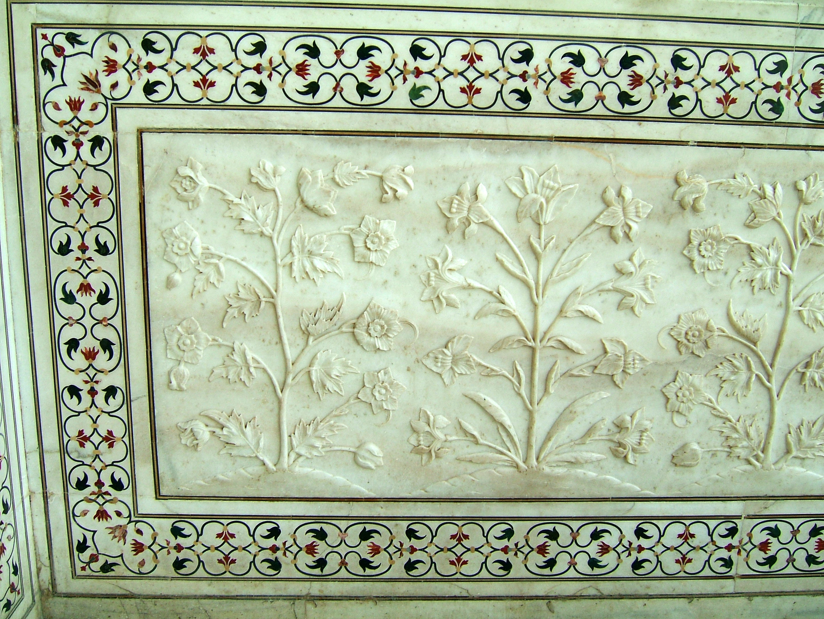 Agra Taj Mahal Plant motifs India Apr 2004 01