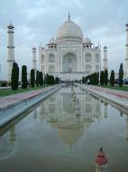 Asisbiz Agra Taj Mahal Mausoleum India Apr 2008 01