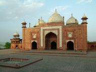 Asisbiz Agra Taj Mahal mosque or masjid India Apr 2004 01