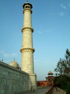 Asisbiz Agra Taj Mahal towers India Apr 2004 01