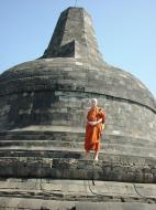 Asisbiz Java Yogyakarta Yogya Borobudur Pagoda stupas Aug 2000 01