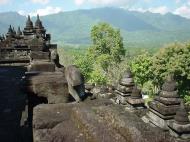 Asisbiz Java Yogyakarta Yogya Borobudur Pagoda stupas Aug 2000 13