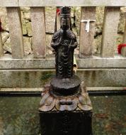Asisbiz Otowa san Kiyomizu dera Pagoda bodhisattva fountain Kyoto Mar 2010 02