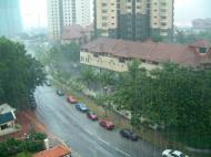 Asisbiz Kaula Lumpur suburbs heavy rain May 2001 03