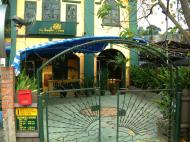 Asisbiz Kaula Lumpur the bodhi tree cafe restaurant May 2001 01