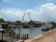 Asisbiz Malacca Canals Mar 2001 03