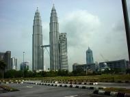 Asisbiz KL Petronas Twin Towers Malaysia Mar 2001 01