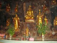 Asisbiz Ipoh Sam Poh Tong Monastery Temple Buddhas Jul 2000 01