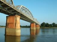 Asisbiz Pagan to Mandalay passenger ferry Ayeyarwady River Nov 2004 15