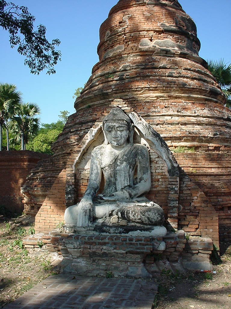 Bagaya Kyaung Monastery Pagoda Ruins Inwa Jan 2001 03