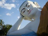 Asisbiz Naung Daw Gyi Mya Tha Lyaling Reclining Buddha Jan 2010 13