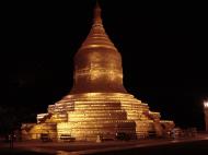 Asisbiz Pagan Bupaya pagoda at night Dec 2000 02