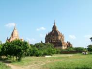 Asisbiz Bagan Htilominlo Temple Nandaungmya Myanmar Nov 2004 02