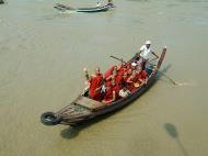 Asisbiz Thanlyin Kyauktan Ye Le Pagoda Island crossing Nov 2004 01